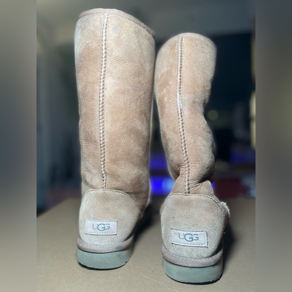 UGG classic tall boots - Picture 4 of 11